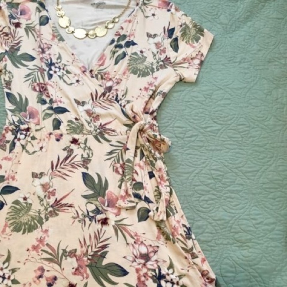 Alya Dress from Francesca's - Picture 4 of 5
